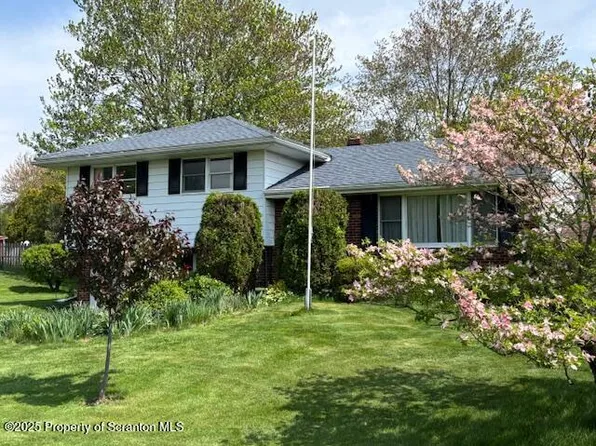 97 Vine St, Taylor, PA 18517