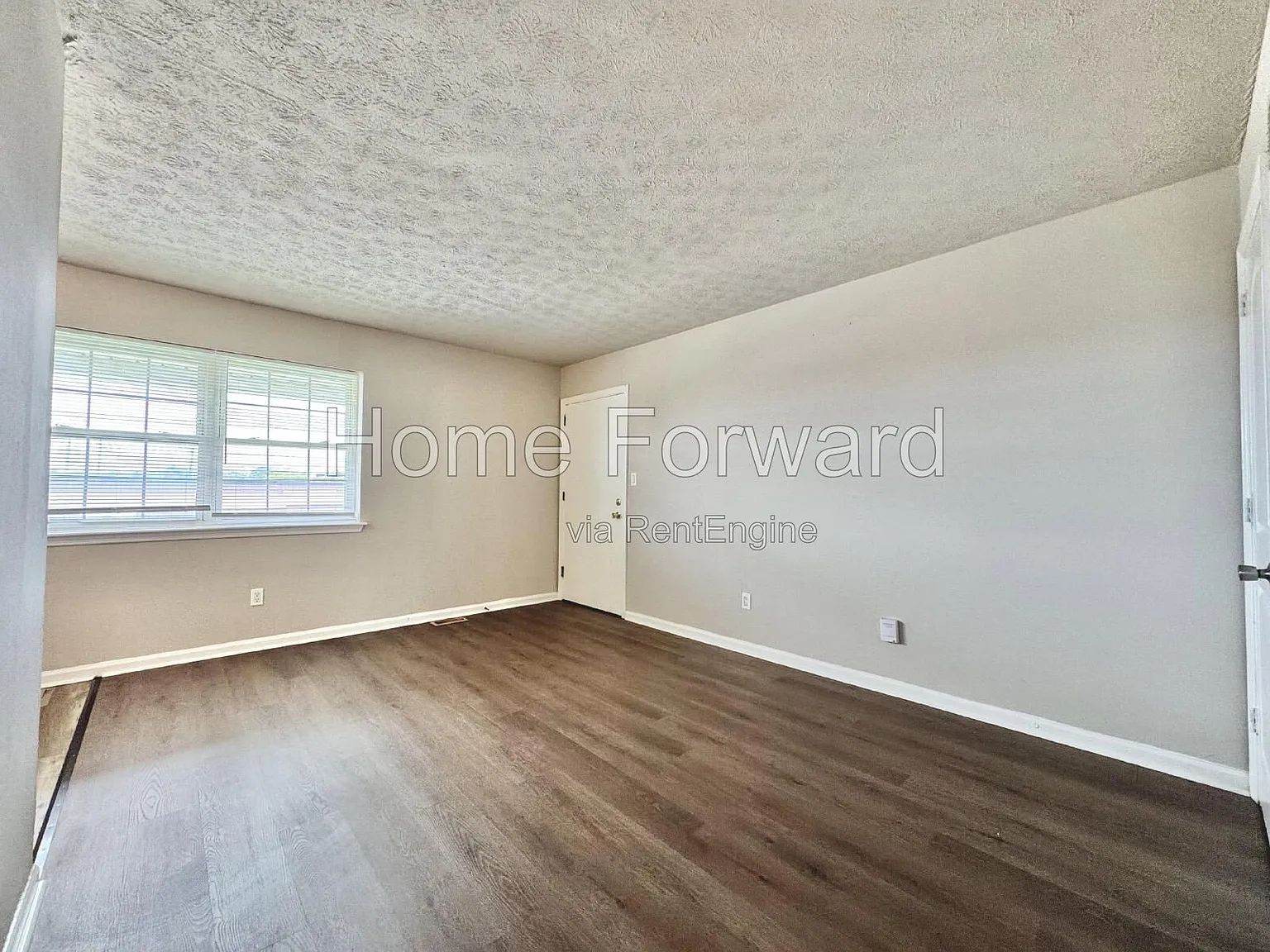2 bed, 1.0 bath, 855 sqft, $995 — Photo 3