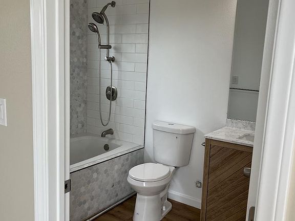3rd image of 4051 W 58th Pl