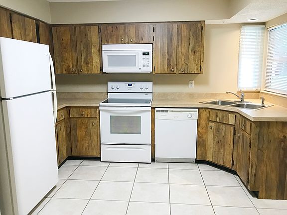 5th image of 1840 Lavonia Ln