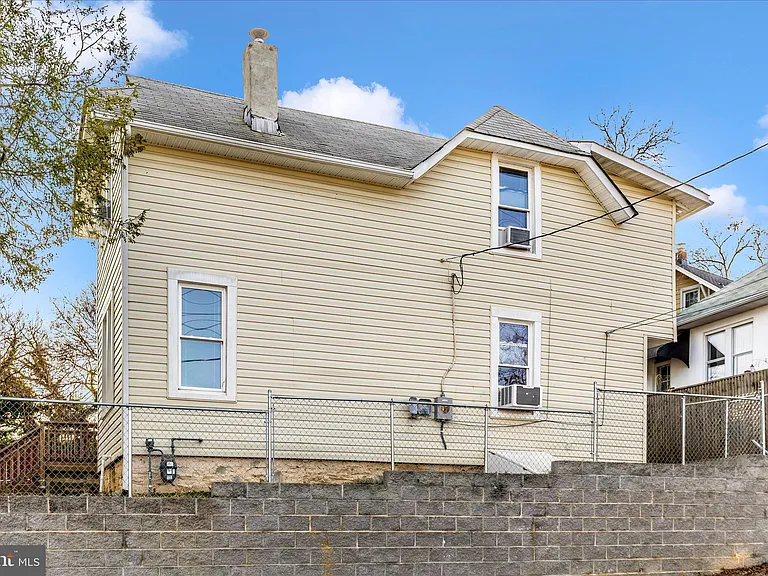 2905 Goodwood Rd — Photo 32