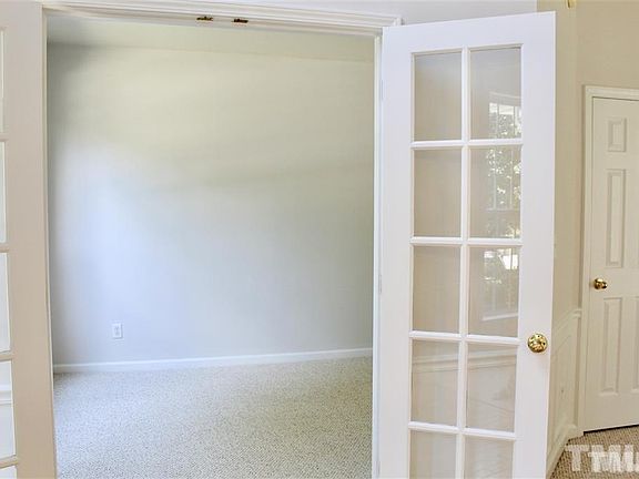 3rd image of 515 Sherwood Forest Pl