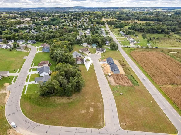 L20 Russell Ct, Reedsburg, WI 53959