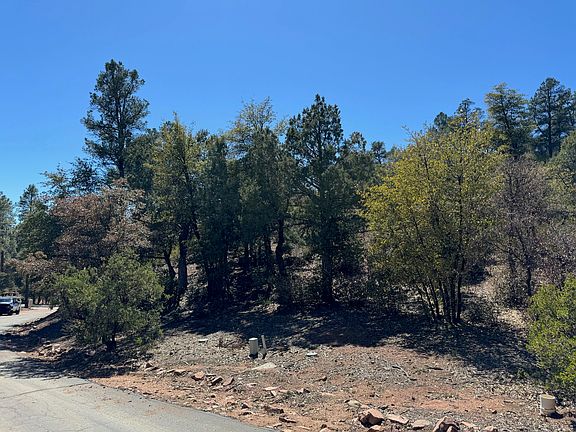 4th image of 912 N Indian Paintbrush Cir