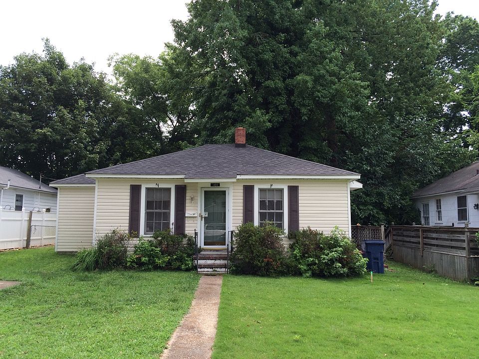 1st image of 823 Lockwood Ave