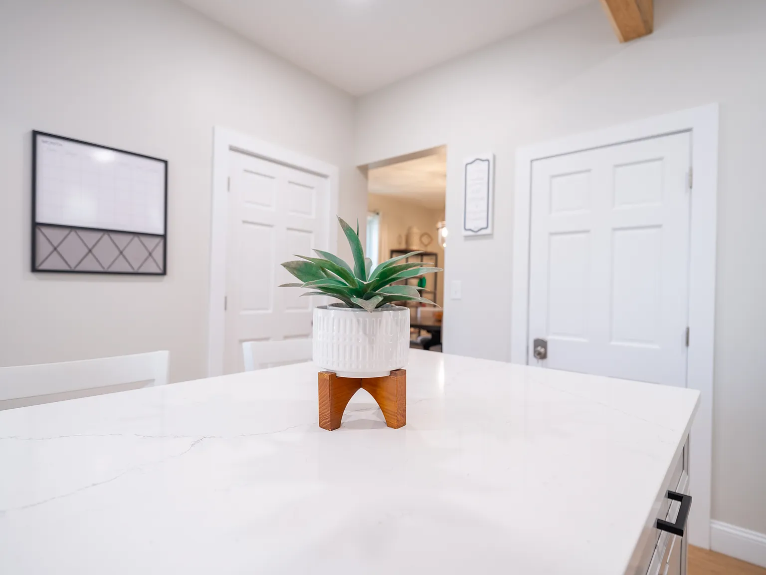 1 bed, 875 sqft, $1,800 — Photo 4