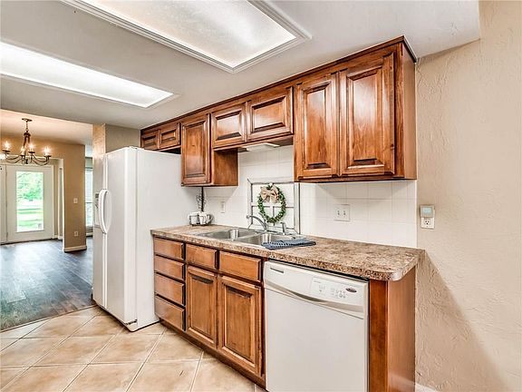 5th image of 12212 High Meadow Ct