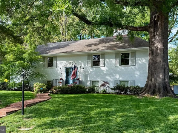 1014 Potomac Ln, Alexandria, VA 22308