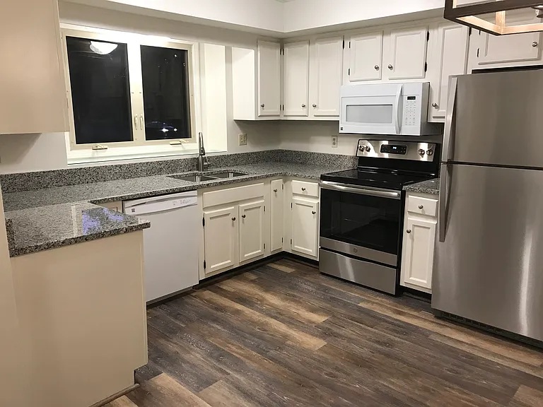 2133 Woodleaf St #2 — Photo 3