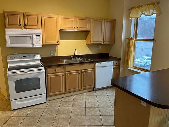 4th image of 7 Hill St APT 2