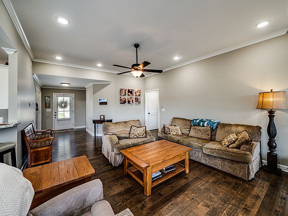 5th image of 287 Wisteria Ln