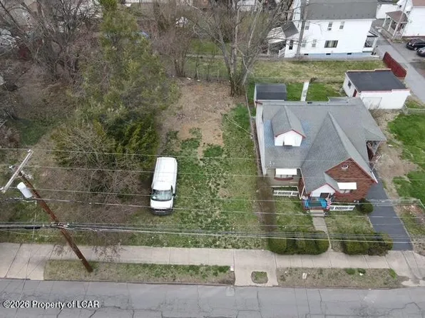 284 Blackman St, Wilkes Barre, PA 18702