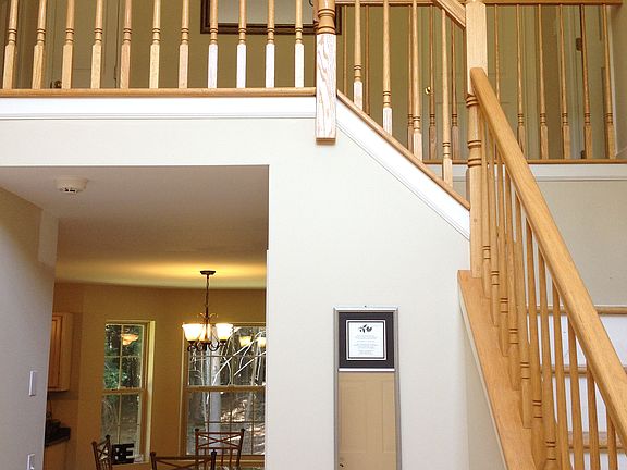 3rd image of 47 Bristol Cir