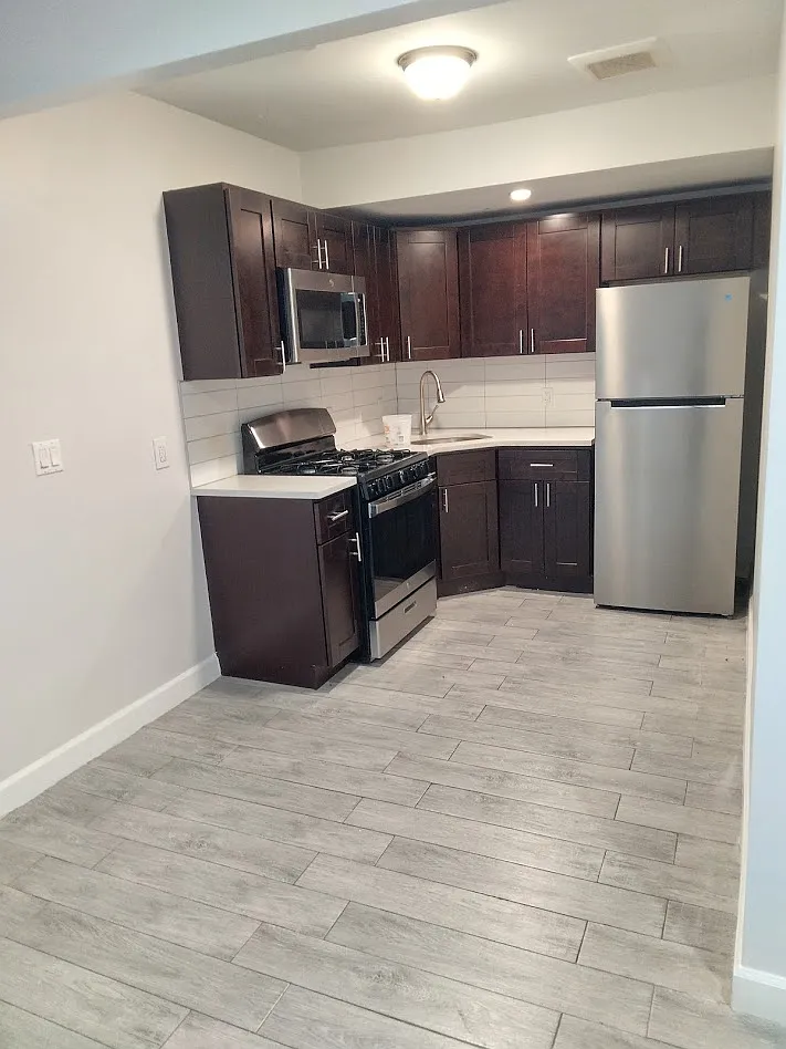1 bed, 900 sqft, $2,100 — Photo 1