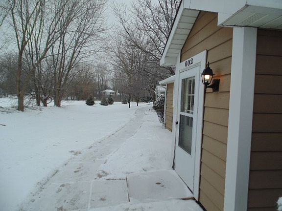 4th image of 602 N Lake Shore Dr