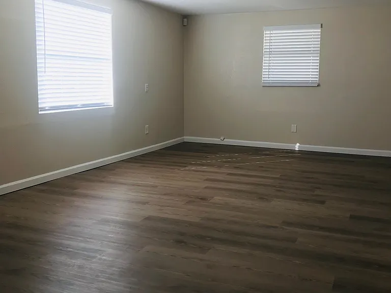 5015 Santee St — Photo 7