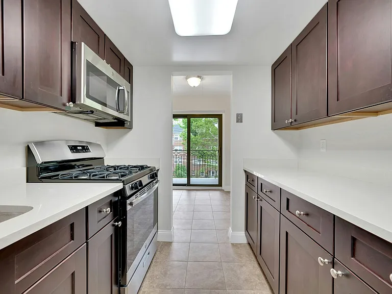 Elide House 505 — Photo 16