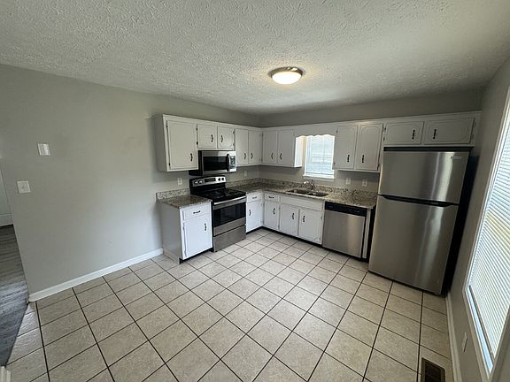 5th image of 101 Meadow Ln