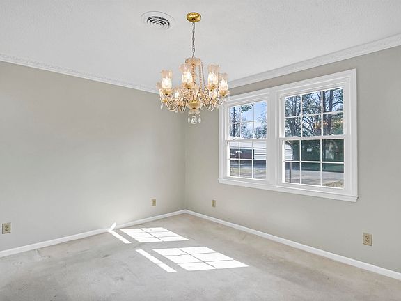 4th image of 2312 S Partridge Cir