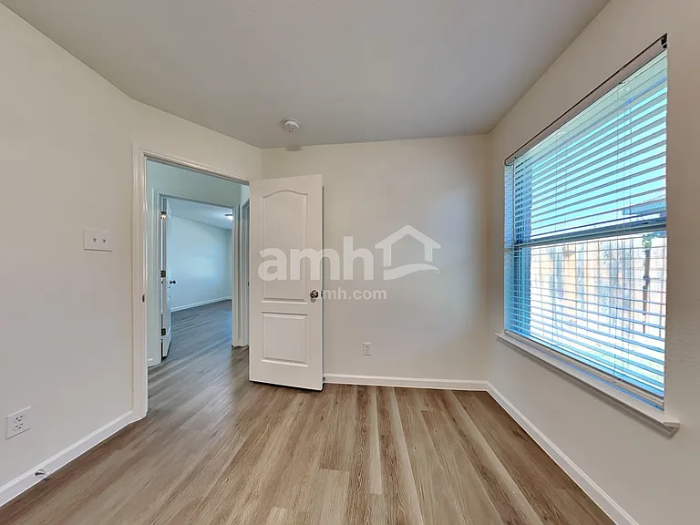 347 Tioga Dr — Photo 15