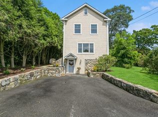 6 Bridge Ln, Yorktown Heights, NY 10598