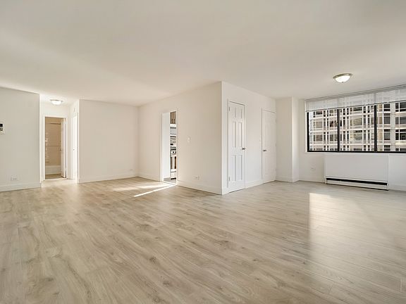 5th image of 200 E 33rd St APT 15E