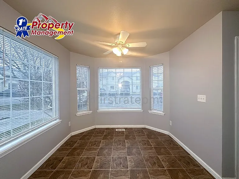 10042 W Garverdale Ln #201 — Photo 6