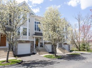 1806 Briar Woods Ln #1806, Danbury, CT 06810