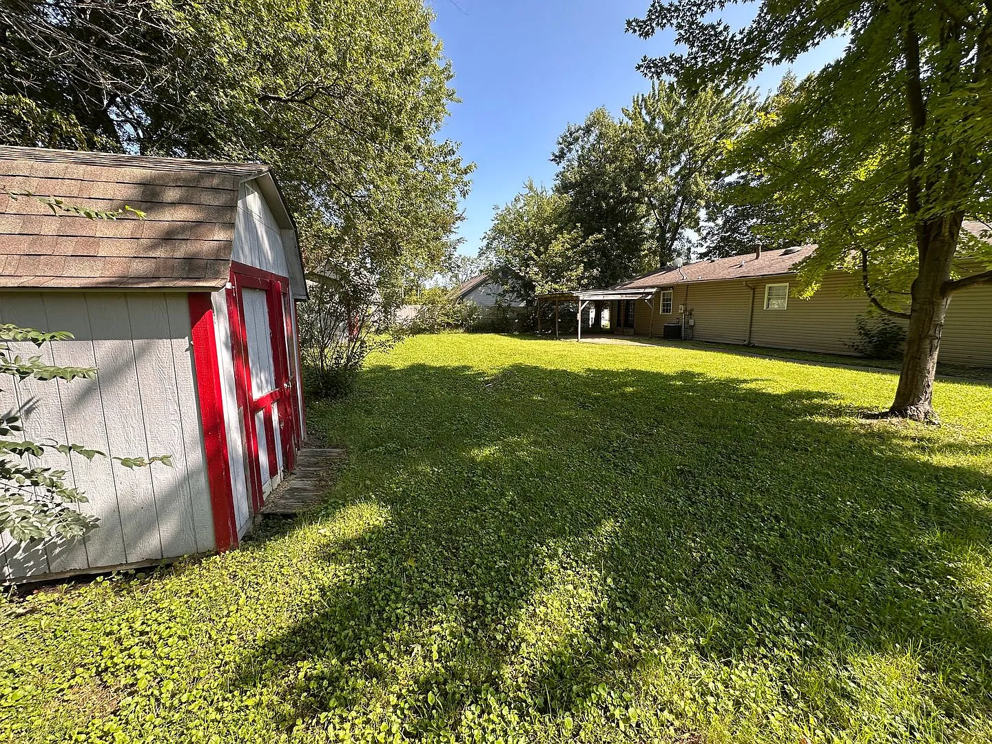 Beautiful 3 bed 2 bath home in desirable Warren Township — Photo 4