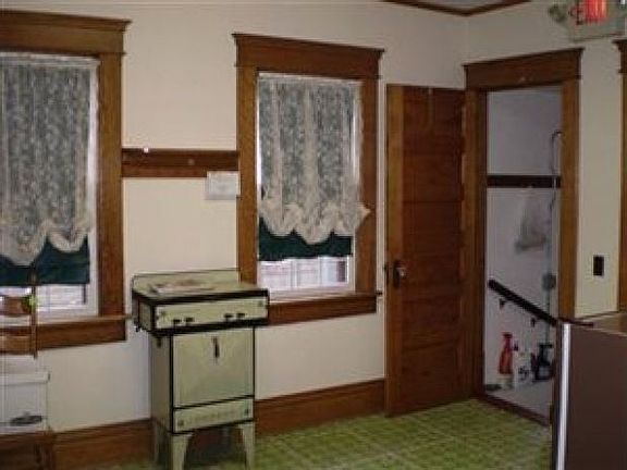 5th image of 148 King St