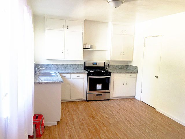 1st image of 337 Circuit Dr