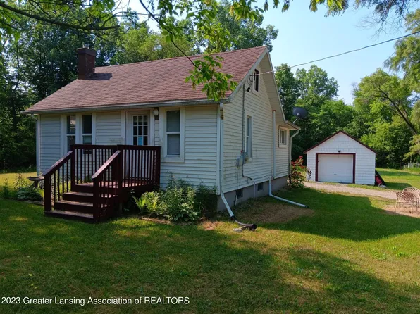 5028 E Clark Rd, Bath, MI 48808