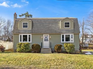 28 Armory Ln, Southbridge, MA 01550