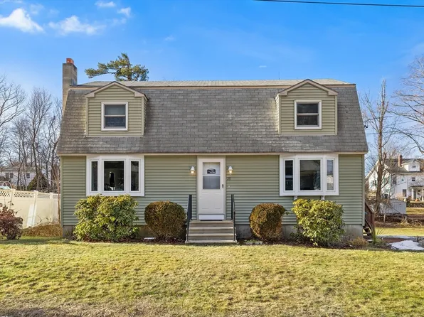28 Armory Ln, Southbridge, MA 01550