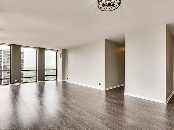 3rd image of 1660 N La Salle St #2802