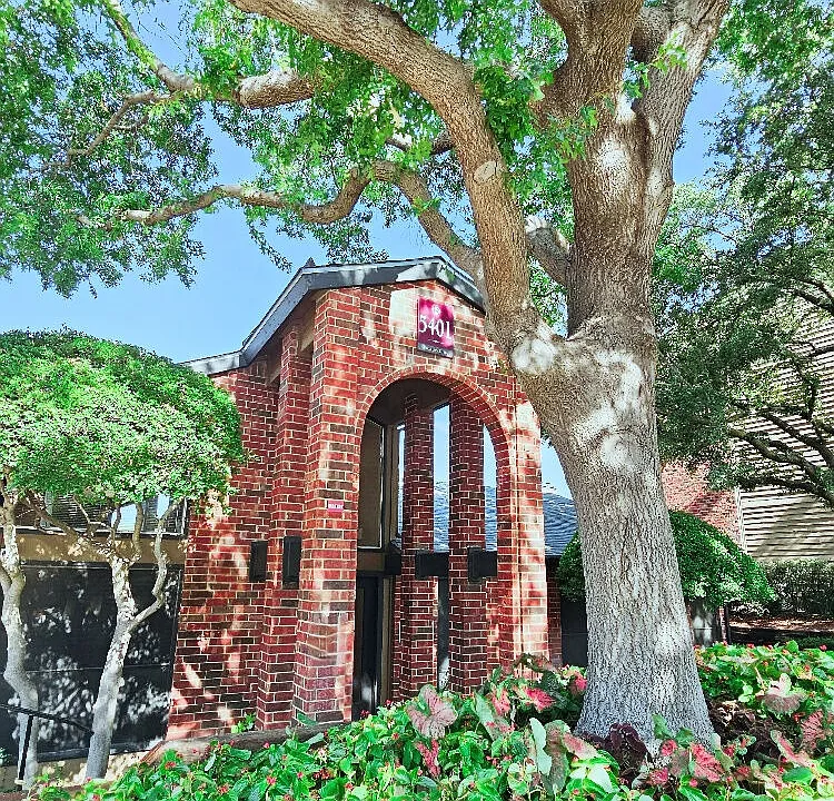 Building Photo 3