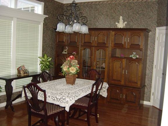 Formal Dining