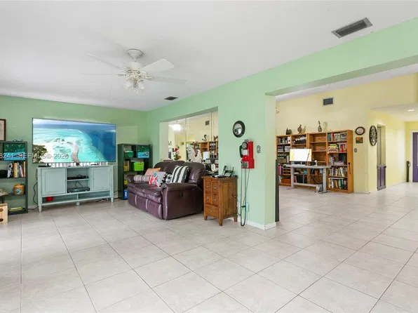 10307 NW 70th St, Fort Lauderdale, FL 33321