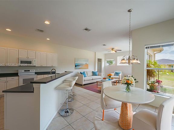 5th image of 3002 Balsam Ct