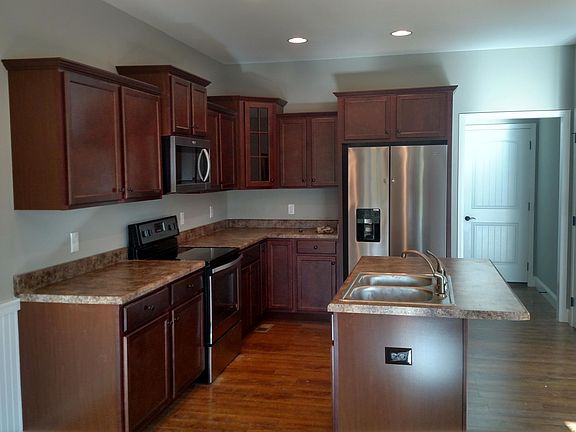 3rd image of 3814 High View Ln