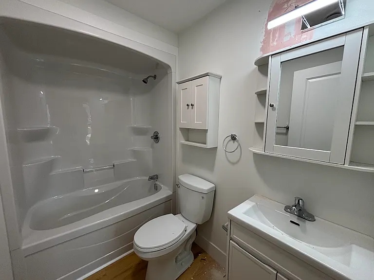 124 Wallace Ave — Photo 8