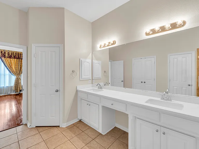 3920 Autumn Ln — Photo 25