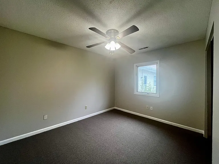 3326 Kendale Dr — Photo 10