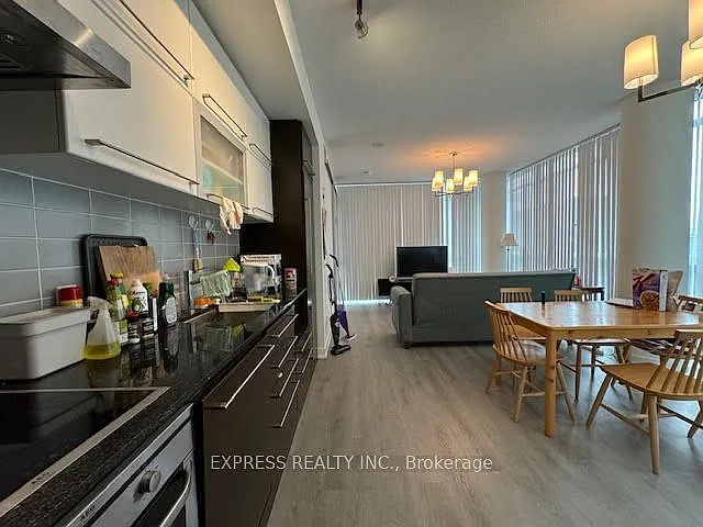 770 Bay St #2 — Photo 2