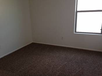 5th image of 2027 S 101st Dr