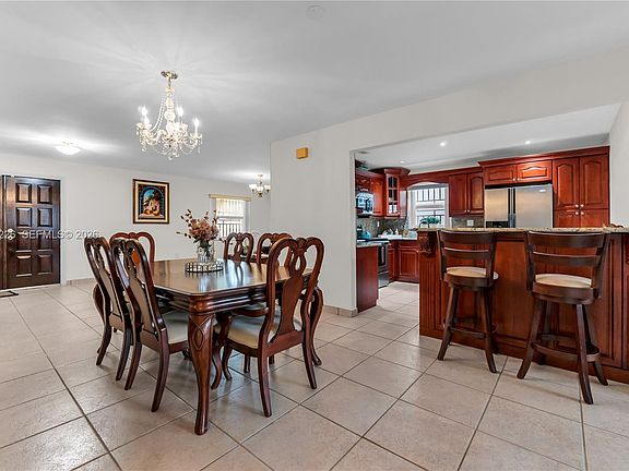 3rd image of 13761 SW 21st Ter