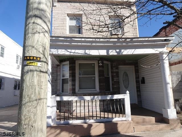 2nd image of 109 N California Ave