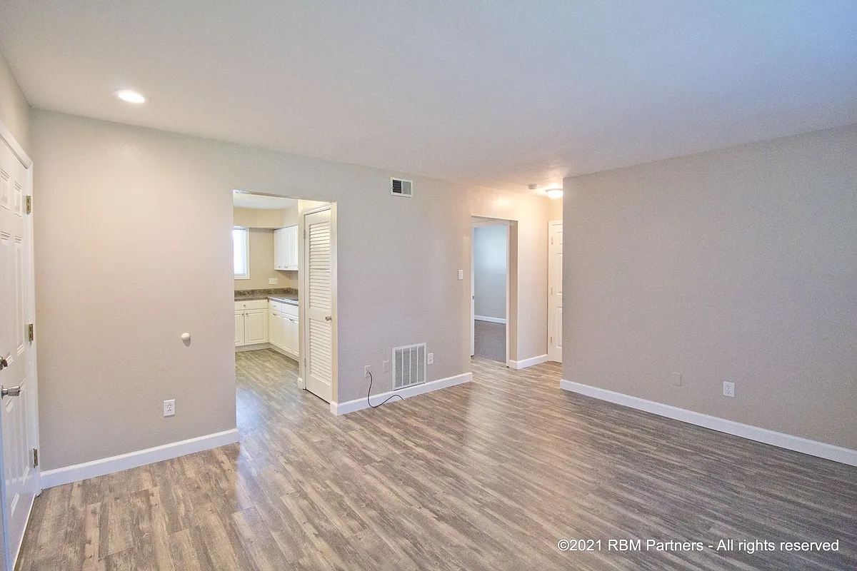 Building Photo - 1500-1514 Schiller Ave