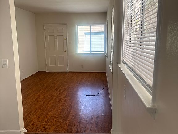 2nd image of 3844 Bentley Ave #3844
