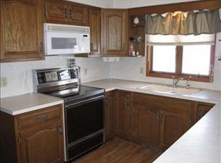 617 S 132nd St, Avoca, NE 68307